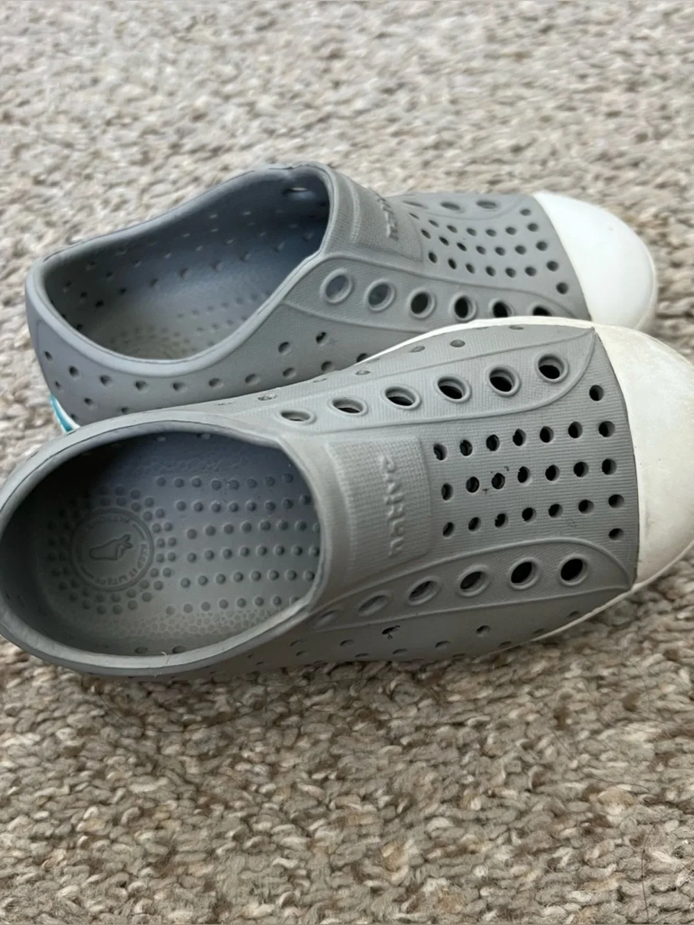 Native Jefferson Slip-On Kids Shoes in Gray Size 7